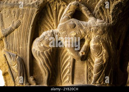 Tänzer mit lockeren Haaren, romanische Hauptstadt im Kreuzgang, Kloster San Pedro el Viejo, Huesca, Aragon Gemeinde, Spanien Stockfoto