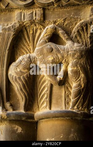 Tänzer mit lockeren Haaren, romanische Hauptstadt im Kreuzgang, Kloster San Pedro el Viejo, Huesca, Aragon Gemeinde, Spanien Stockfoto