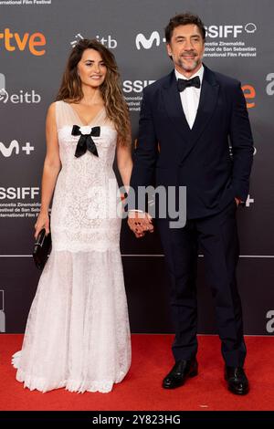 Donostia, Spanien. September 2024. Penélope Cruz und Javier Bardem nehmen an der Eröffnungszeremonie von „Emmanuelle“ während des 72. San Sebastian International Film Festivals im Kursaal Palace Teil. Quelle: SOPA Images Limited/Alamy Live News Stockfoto