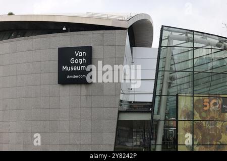 Amsterdam, Niederlande - 21. April 2023: Das Van Gogh Museum in Amsterdam, Niederlande Stockfoto