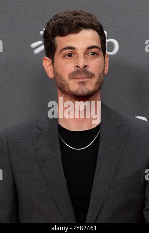 Anton Lofer nimmt an der Eröffnungszeremonie von „Emmanuelle“ während des 72. San Sebastian International Film Festivals im Kursaal Palace Teil. (Foto: Nacho Lopez / SOPA Images/SIPA USA) Stockfoto