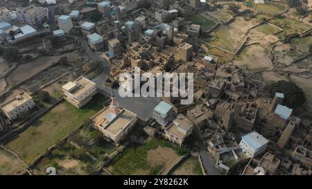 Luftaufnahme von Stein und Lehm Häuser mit Schiefer in al-Khalaf Dorf, Asir Provinz, Sarat Abidah, Saudi-Arabien Stockfoto