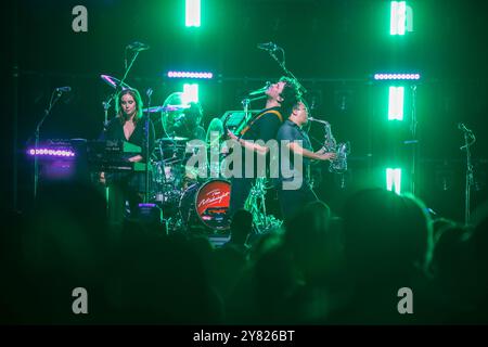 Philadelphia, USA. Oktober 2024. The Midnight tritt am 1. Oktober 2024 in der Franklin Music Hall in Philadelphia auf. Chromeo und The Midnight sind Co-Headliner der North American CHROME NIGHTS Tour. (Foto: Nick Piacente/SIPA USA) Credit: SIPA USA/Alamy Live News Stockfoto