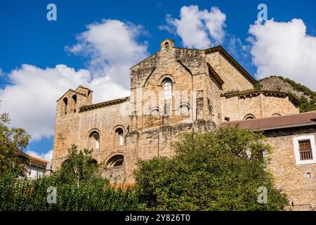 Kirche des Klosters San Pedro, XI-XII Jahrhundert, Siresa, Valle de Hecho, aragonesische Pyrenäen, Huesca, Spanien Stockfoto