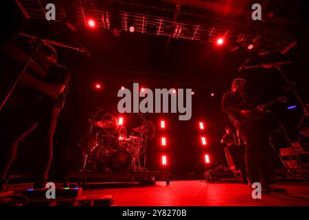 Philadelphia, USA. Oktober 2024. The Midnight tritt am 1. Oktober 2024 in der Franklin Music Hall in Philadelphia, PA auf ihrer CHROM NIGHTS Tour mit Chromeo auf. (Foto: Nick Piacente/SIPA USA) Credit: SIPA USA/Alamy Live News Stockfoto