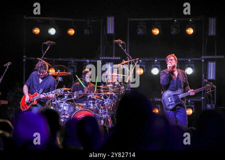 Philadelphia, USA. Oktober 2024. The Midnight tritt am 1. Oktober 2024 in der Franklin Music Hall in Philadelphia auf. Chromeo und The Midnight sind Co-Headliner der North American CHROME NIGHTS Tour. (Foto: Nick Piacente/SIPA USA) Credit: SIPA USA/Alamy Live News Stockfoto