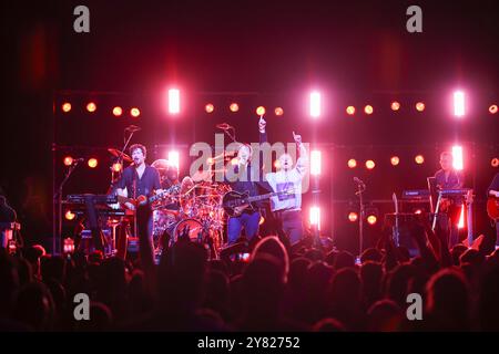 Philadelphia, USA. Oktober 2024. The Midnight tritt am 1. Oktober 2024 in der Franklin Music Hall in Philadelphia auf. Chromeo und The Midnight sind Co-Headliner der North American CHROME NIGHTS Tour. (Foto: Nick Piacente/SIPA USA) Credit: SIPA USA/Alamy Live News Stockfoto