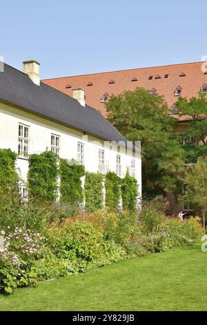 Kopenhagen, Dänemark. Oktober 2024. Wunderschöne dänische Architektur an einem sonnigen Tag. Stockfoto