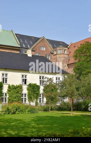 Kopenhagen, Dänemark. Oktober 2024. Wunderschöne dänische Architektur an einem sonnigen Tag. Stockfoto