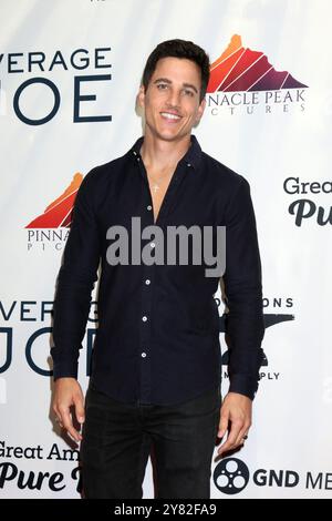 CA. 1. Oktober 2024. Mike Manning bei Arrivals for THE AVERAGE JOE Premiere, TCL Chinese Theatre, Los Angeles, CA, 1. Oktober, 2024. Quelle: Priscilla Grant/Everett Collection/Alamy Live News Stockfoto