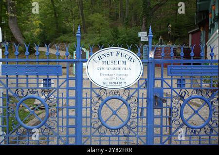 Besuch in Wien, am 23.09.2024. Das Bild zeigt das Eingangstor zum Ernst Fuchs Museum der Wagner - Villa in der Hüttelberstraße, in Penzing, in Wien 2024 - Besuch in Wien, am 23.09.2024. *** Besuch in Wien, am 23 09 2024 das Bild zeigt das Eingangstor zum Ernst Fuchs Museum der Wagner Villa in der Hüttelberstraße, in Penzing, in Wien 2024 Besuch in Wien, am 23 09 2024 Stockfoto