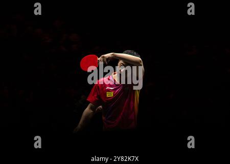 Peking, China. Oktober 2024. MA Long reagiert während des 2. Runde-Spiels der Männer zwischen Ma Long aus China und Zeng Beixun aus China beim 2024 World Table Tennis (WTT) China Smash in Peking, China, 2. Oktober 2024. Quelle: Xiao Yijiu/Xinhua/Alamy Live News Stockfoto