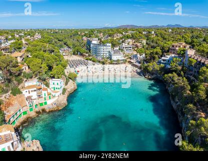 Landschaft mit Cala Santanyí, einer malerischen Strandbucht auf Mallorca, Spanien Stockfoto