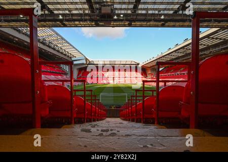 Liverpool, Großbritannien. Oktober 2024. Eine allgemeine Ansicht von Anfield vor dem Spiel der UEFA Champions League - League Liverpool gegen Bologna in Anfield, Liverpool, Großbritannien, 2. Oktober 2024 (Foto: Craig Thomas/News Images) Credit: News Images LTD/Alamy Live News Stockfoto