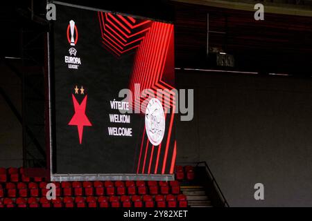 Prag, Tschechische Republik. Oktober 2024. PRAG, 10.02.2024, Eden Arena, Fußball, UEFA Europa League, Staffel 2024/2025, Stadionbildschirm mit dem Match Credit: Pro Shots/Alamy Live News Stockfoto