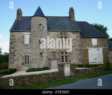 Eines von vielen schönen Anwesen, im Dorf Saint-Aubin-Fosse-Louvain, in der Region Pays de la Loire im Nordwesten Frankreichs, Europa Stockfoto