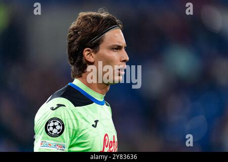 Gelsenkirchen, Deutschland. Oktober 2024. GELSENKIRCHEN, DEUTSCHLAND - 2. OKTOBER: Marco Carnesecchi von Atalanta BC sieht am 2. Oktober 2024 in Gelsenkirchen beim Spiel der UEFA Champions League 2024/25 Phase MD2 zwischen dem FC Shakhtar Donetsk und Atalanta BC in der Arena AufSchalke an. (Foto: Joris Verwijst/BSR Agency) Credit: BSR Agency/Alamy Live News Stockfoto