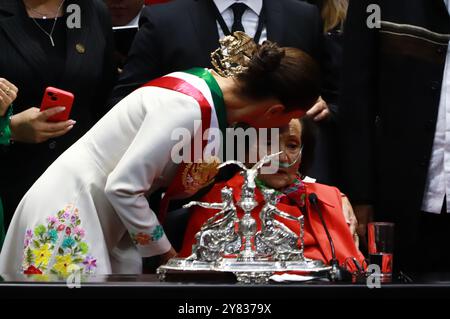 Die erste mexikanische Präsidentin Claudia Sheinbaum Pardo während der Einweihungszeremonie auf dem Kongress der Union. Am 1. Oktober 2024 in Mexiko-Stadt. (Kreditbild: © Carlos Santiago/eyepix via ZUMA Press Wire) NUR REDAKTIONELLE VERWENDUNG! Nicht für kommerzielle ZWECKE! Stockfoto