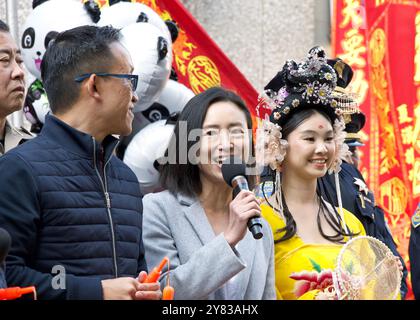 San Francisco, KALIFORNIEN - 14. September 2024: Connie Chan spricht bei der Eröffnungszeremonie des 34. Jährlichen Autumn Moon Festivals. Stockfoto