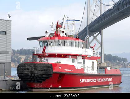 San Francisco, KALIFORNIEN – 16. September 2024: St. Francis ist ein Feuerwehrboot, das seit 2016 von der San Francisco Fire Department in der San Francisco Bay betrieben wird. Auch bekannt Stockfoto