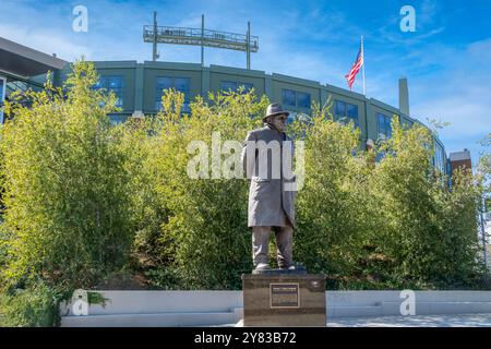 GREEN BAY, WI, USA, 23. SEPTEMBER 2024: Statue von Vince Lombardi am Lambeau Field. Stockfoto