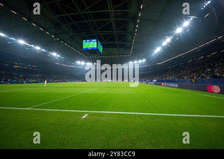 Gelsenkirchen, Deutschland. Oktober 2024. Fußball: Champions League, Shakhtar Donetsk - Atalanta Bergamo, Vorrunde, Spieltag 2, Veltins Arena: Blick auf das Spielfeld. Quelle: David Inderlied/dpa/Alamy Live News Stockfoto