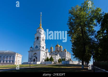 Außenansicht der Dormition Cathedral in Wladimir, Russland, ein bemerkenswertes Gebäude aus dem 12. Jahrhundert und UNESCO-Weltkulturerbe Stockfoto