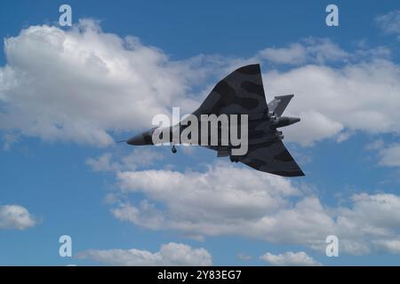 Vulcan Bomber bei Landung auf der Farnborough Airshow 2012 Stockfoto