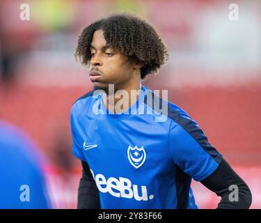 Oktober 2024; Bet365 Stadium, Stoke, Staffordshire, England; EFL Championship Football, Stoke City gegen Portsmouth; Harvey Blair aus Portsmouth während des warm Up Stockfoto