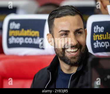 Oktober 2024; Bet365 Stadium, Stoke, Staffordshire, England; EFL Championship Football, Stoke City gegen Portsmouth; Stoke City Manager Narcis Pelach Stockfoto