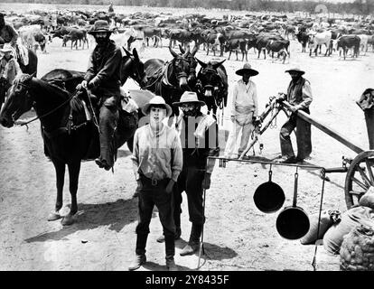 Gary Grimes (links), Raymond Guth (rechts), am Set des Westernfilms The Culpepper Cattle Co., 20th Century-Fox, 1972 Stockfoto