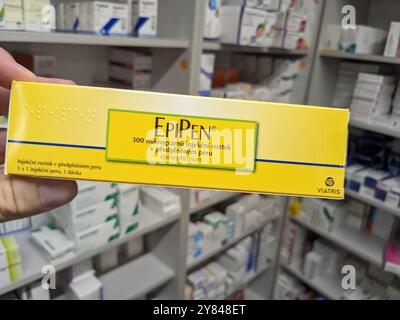 EPIPEN Packung mit dem Wirkstoff Epinephrin von Mylan, zur Behandlung von Anaphylaxie, schweren allergischen Reaktionen, anaphylaktischem Schock Stockfoto