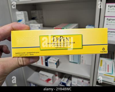 EPIPEN Packung mit dem Wirkstoff Epinephrin von Mylan, zur Behandlung von Anaphylaxie, schweren allergischen Reaktionen, anaphylaktischem Schock Stockfoto