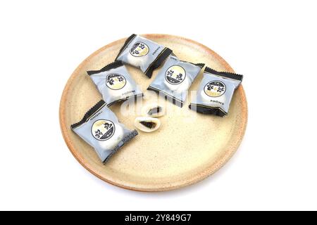 Royal Family Marshmallow Daifuku Japanischer Sesam Mochi hergestellt aus Mochigome und Sesampaste hergestellt in Taiwan Stockfoto