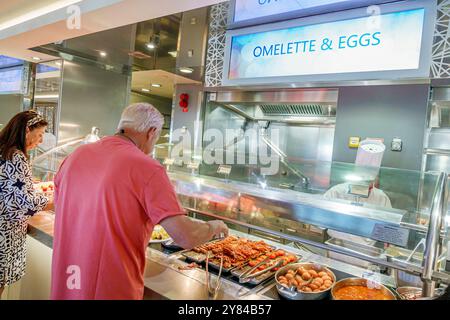 Dubrovnik Kroatien, Norwegian Cruise Line NCL Schiff, Escape 10-tägige Mittelmeer-Reiseroute, Hafen Gruz Luka, an Bord innen, Passepartout Stockfoto