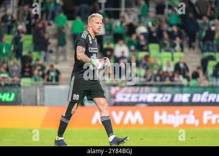 Budapest, Ungarn – 9. Oktober 2022. Debrecen Torhüter David Grof während des ungarischen Ligaspiels Ferencvaros gegen Debrecen (2:0). Stockfoto