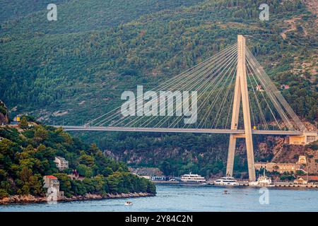 Dubrovnik Kroatien, Hafen Gruz Luka Hafen, Adriatisches Mittelmeer, Dr. Franjo Tudman Bridge, MOST dr. Franja Tudmana, D8 Jadranska Magistrala, Ad Stockfoto