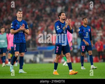 Lisboa, Portugal – 2. Oktober: Giménez freut sich über die Unterstützung der Fans nach einer großen Niederlage während des Spiels der UEFA Champions League 2024/25 zwischen SL Benfica vs Stockfoto