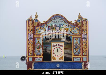 Weymouth Dorset Vereinigtes Königreich 21 Juli 2019 -: Traditional Punch and Judy Show Stand am Strand Stockfoto