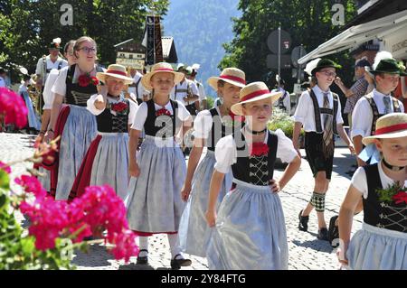 Bayern, Werdenfels, Garmisch-Partenkirchen, Bräuche, Tradition, Parade, Mädchen, Dirndl Stockfoto