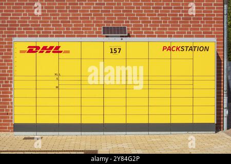 DHL Packstation für Paketabholung, Deutschland, Europa Stockfoto