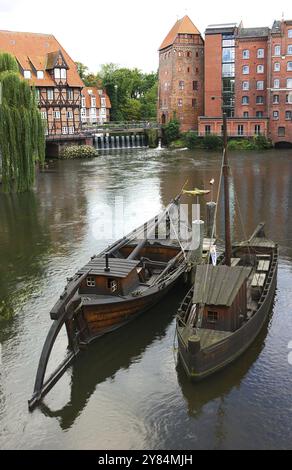 Die durch ihr Salz reiche Hansestadt Lüneburg verbindet Backsteingotik mit BacksteinRenaissance. Insbesondere die Kirchen sind Klassiker des reinen Nein Stockfoto