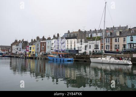 Weymouth Dorset Vereinigtes Königreich 21. Juli 2019 -: Hafen von Weymouth mit Booten und Gebäuden Stockfoto