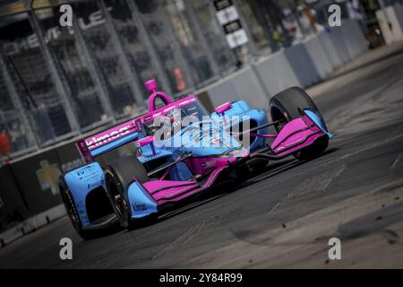 Der INDYCAR-Fahrer DEVLIN DeFRANCESCO (29) aus Toronto, Kanada, fährt während einer praktischen Übung in seinem Andretti Steinbrenner Autosport Honda durch die Kurven Stockfoto