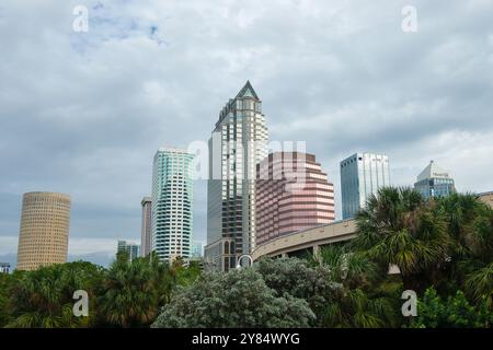 Tampa, FL, USA - 01. Oktober 2024 - Tampa Downtown mit Wolkenkratzern und Türmen im Dinancial District Stockfoto