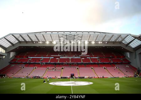 Liverpool, Großbritannien. Oktober 2024. Allgemeiner Blick in das Stadion vor dem Spiel der UEFA Champions League in Anfield, Liverpool. Der Bildnachweis sollte lauten: Jessica Hornby/Sportimage Credit: Sportimage Ltd/Alamy Live News Stockfoto