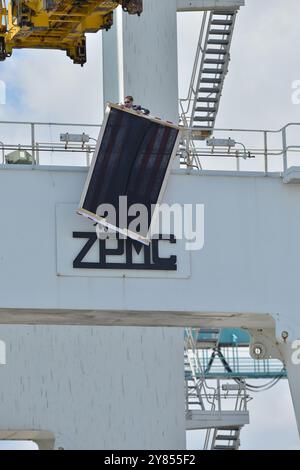 MIAMI BEACH, Florida - 02. OKTOBER: Hafenarbeiter streiken am 2. Oktober 2024 in Miami Beach, Florida in PortMiami, Port Everglades und im ganzen Land Stockfoto