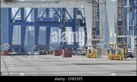 MIAMI BEACH, Florida - 02. OKTOBER: Hafenarbeiter streiken am 2. Oktober 2024 in Miami Beach, Florida in PortMiami, Port Everglades und im ganzen Land Stockfoto