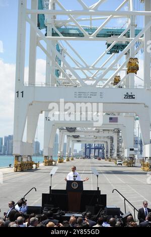 MIAMI BEACH, Florida - 02. OKTOBER: Hafenarbeiter streiken am 2. Oktober 2024 in Miami Beach, Florida in PortMiami, Port Everglades und im ganzen Land Stockfoto