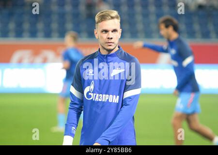 Sankt Petersburg, Russland. Oktober 2024. Maksim Glushenkov (67) von Zenit, der während des Fußballspiels des Fonbet Cup of Russia zwischen Zenit Sankt Petersburg und Akron Tolyatti in der Gazprom Arena zu sehen war. Endpunktzahl: Zenit 5:1 Akron. Quelle: SOPA Images Limited/Alamy Live News Stockfoto